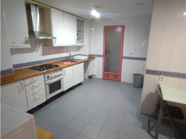 Estupendo piso en alquiler en La Flota