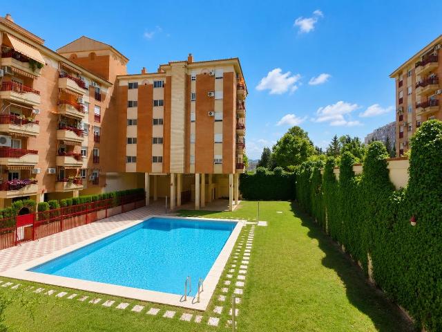 ¡ESTUPENDO RESIDENCIAL CON PISCINA Y GARAJE EN PRIMERA FASE DE FUENTEZUELAS!