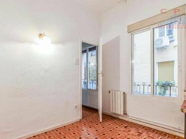 Estupendo y luminoso piso de 52 m2 y 2 dormitorios cercano al metro de Príncipe de Vergara