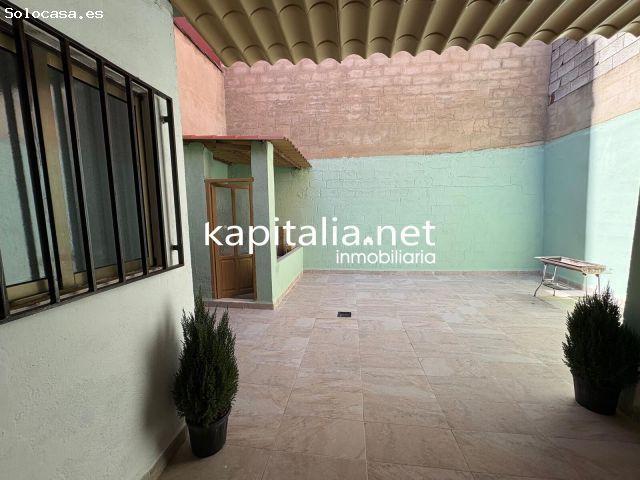 ESTUPENDA CASA A LA VENTA LISTA PARA ENTRAR A VIVIR CON GRAN PATIO Y TERRAZA EN LA LLOSA DE RANES