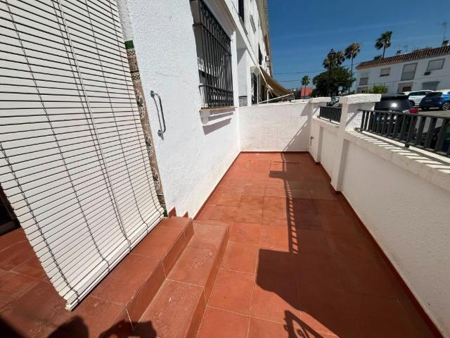 Estupenda casa adosada en el centro de Aznalcázar!