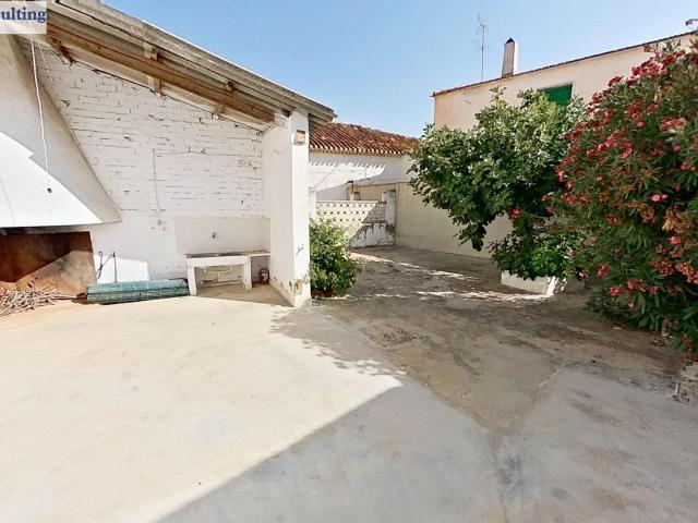 ESTUPENDA CASA CON 3 HABITACIONES Y PATIO EN POZOCAÑADA