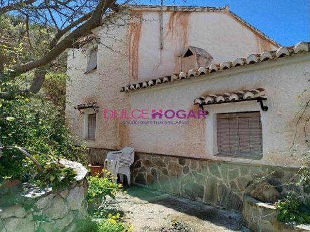 ESTUPENDA CASA CON TERRENO EN CANILLAS DEL ACEITUNO
