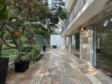 ESTUPENDA CASA EN SAN ISIDRO MODERNA, VISTA Y SALIDA A PARQUE