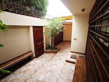 Estupenda casa primer piso independizado, sin aires con frente Av. Leguía y Meléndez