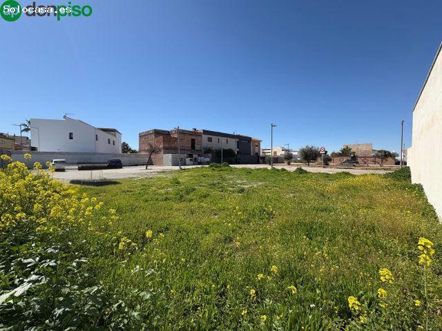 Estupenda parcela en el vial de Churriana De La Vega ubicada en zona residencial