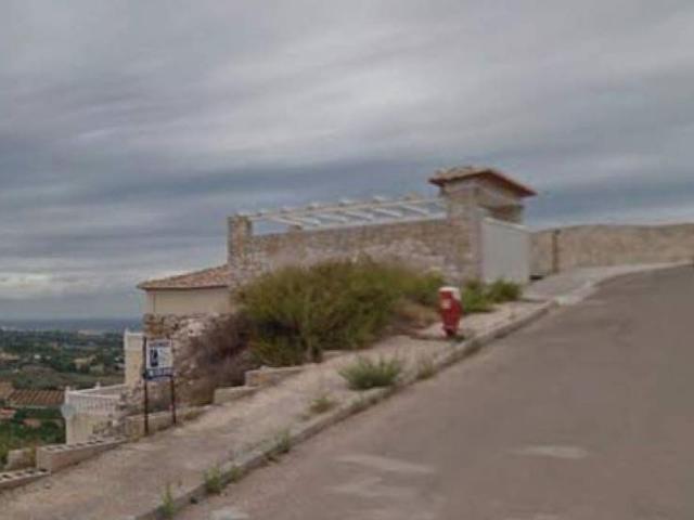 Estupenda parcela situada cerca en el parque natural del Montgó