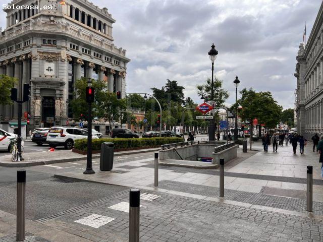 Estupenda vivienda con 4 balcones a la calle en Cortes Huertas