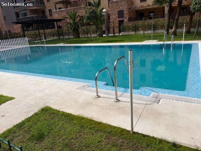 ESTUPENDA VIVIENDA EN NUEVO ZOCO, CON MAGNÍFICO Y GRAN PATIO PORCHE, PISCINA