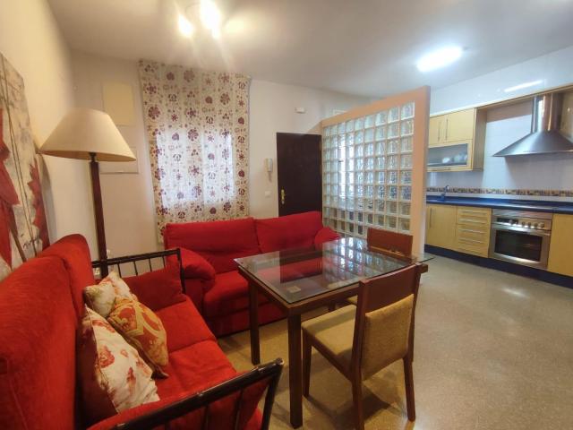ESTUPENDA VIVIENDA JUNTO A LA AV. BARCELONA, DOS DORMITORIOS CON BALCONADA!