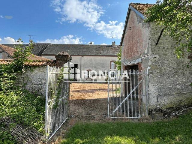 Est de CHARTRES dans Village Tous commerces