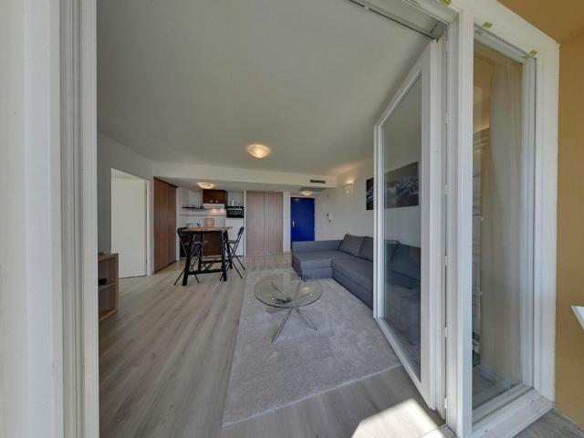 Est de PAU, Haut d'IDRON Appartement rÃ©cent 2 p MeublÃ© avec Terrasse et Parking privÃ© couvert et sÃ©curisÃ©
