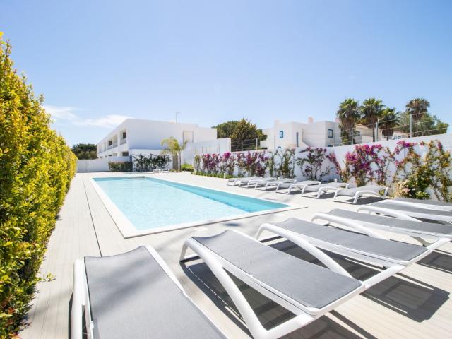Esta moradia contemporânea de 3 quartos e 2,5 casas de banho. 138m² Lagos Santa Maria