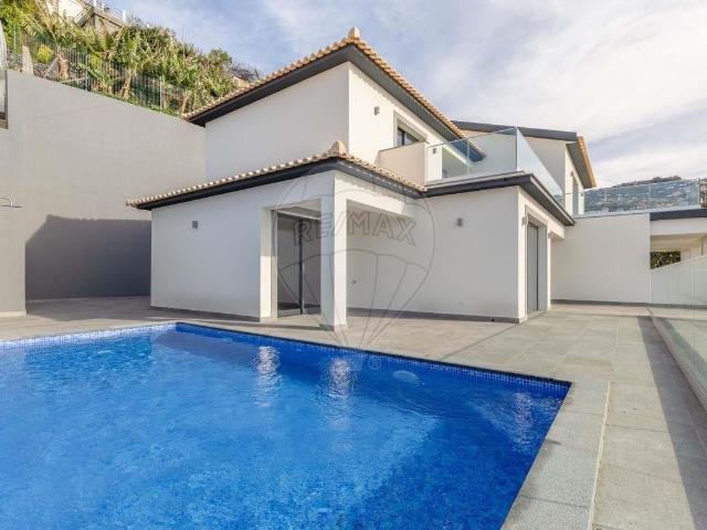 Esta moradia de alta qualidade, é uma oportunidade única par. 1000m² Ponta Do Sol
