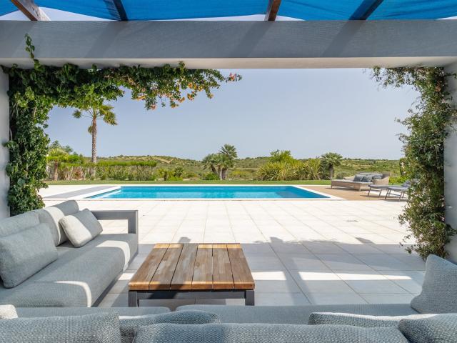 Esta bela moradia 3+2 está situada numa localização idílica. 190m² Lagos Santa Maria
