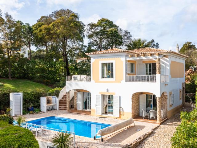 Esta deslumbrante moradia com 3 quartos tem uma piscina priv. 146m² Vila do Bispo e Raposeira