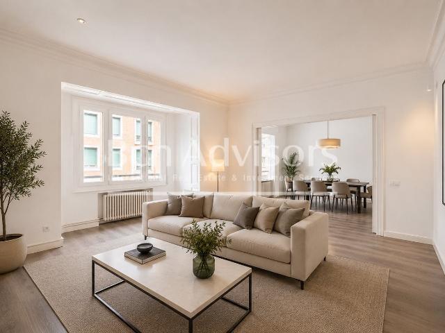 Esta distinguida propiedad situada en una elegante finca cla. 234m² Barcelona
