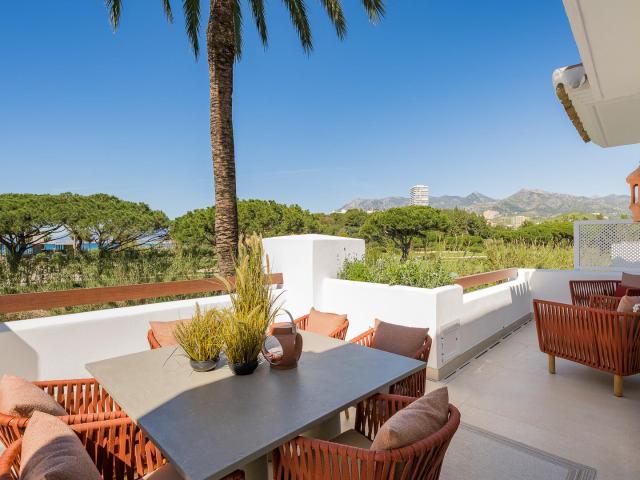 Esta excepcional casa en la prestigiosa comunidad Los Monter. 350m² Marbella