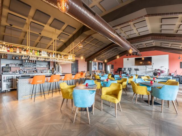 Esta excepcional propiedad está idealmente ubicada en la vib. 248m² Estepona