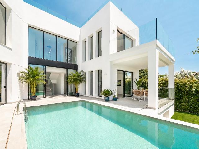 Esta exclusiva villa de lujo en Marbesa ofrece la combinació. 601m² Marbella