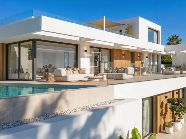 Esta exclusiva villa de obra nueva destaca por su arquitectu. 252m² Calpe Calp