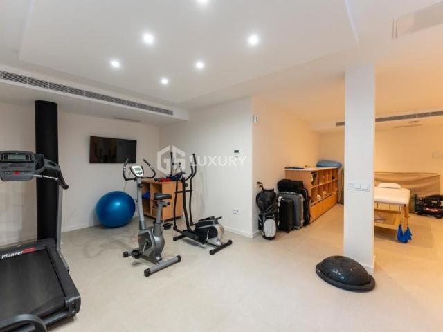 Esta exclusiva villa ofrece lo mejor en lujo y confort. Con. 420m² Guía de Isora