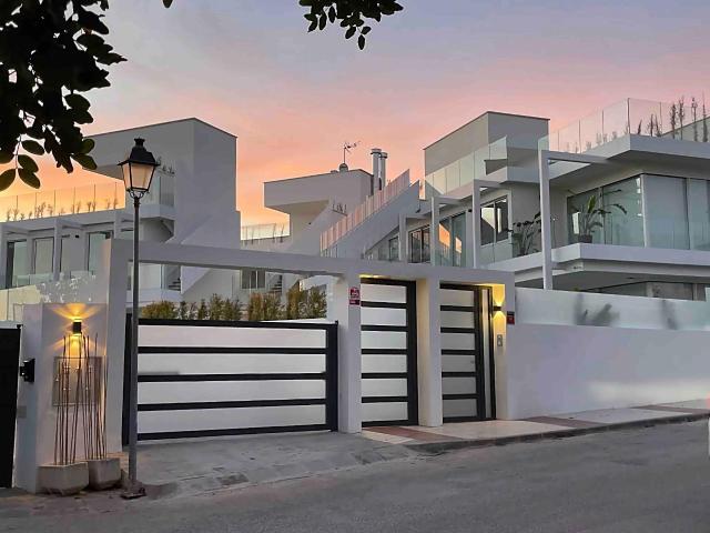 Esta exclusiva promoción en Marbella consta de una selecta c. 459m² Marbella