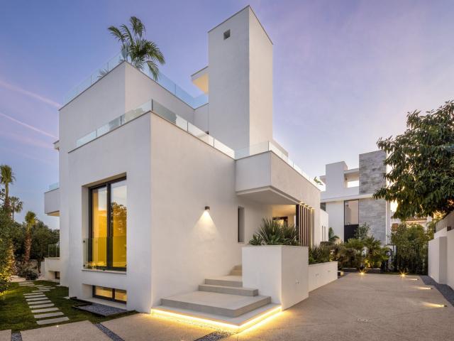 Esta exquisita villa de lujo, situada en la prestigiosa zona. 463m² Marbella