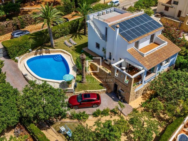 Esta elegante villa mediterránea combina amplitud, privacida. 266m² Calpe Calp
