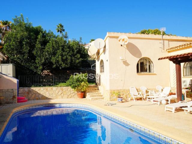 Esta encantadora villa adosada se encuentra en una zona cént. 174m² Calpe Calp