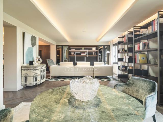 Esta espectacular vivienda de 218 m² goza de una ubicación l. 218m² Barcelona