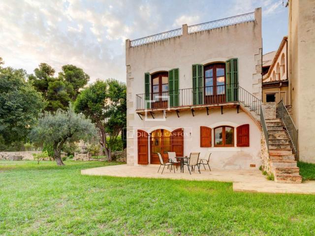 Esta espectacular y singular casa de época formaba parte del. 690m² Santes Creus