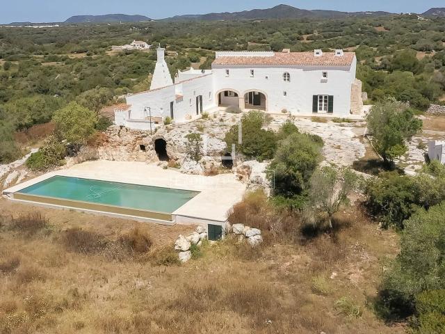 Esta idílica propiedad cuenta con una preciosa casa principa. 740m² Alaior