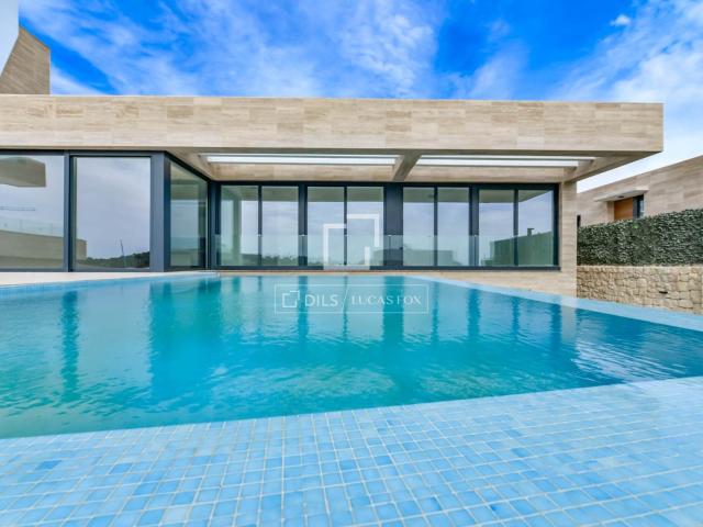 Esta impresionante casa resulta muy espaciosa ya que cuenta. 934m² Finestrat