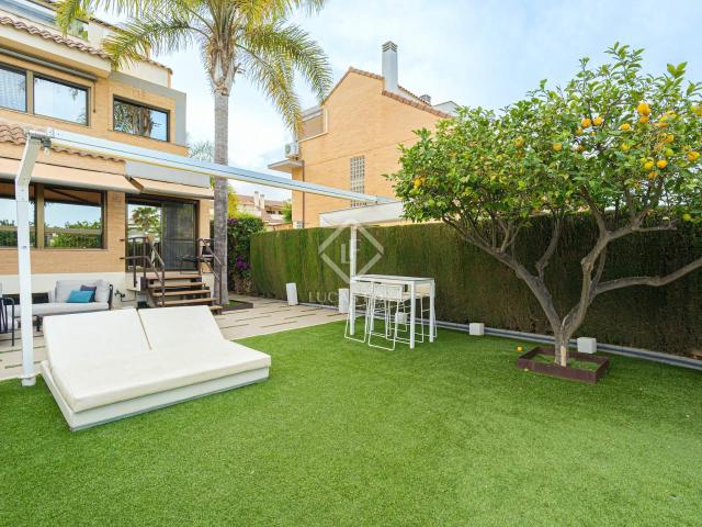 Esta impresionante vivienda de 240 m² está ubicada en un lug. 279m² Alicante