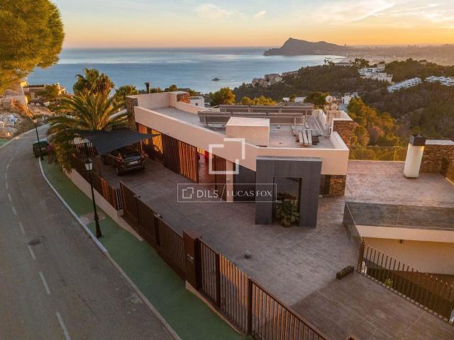 Esta impresionante villa de lujo moderna, construida en 2013. 900m² Altea