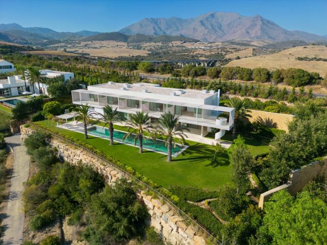 Esta impresionante villa de lujo se encuentra en Finca Corte. 752m² Marbella