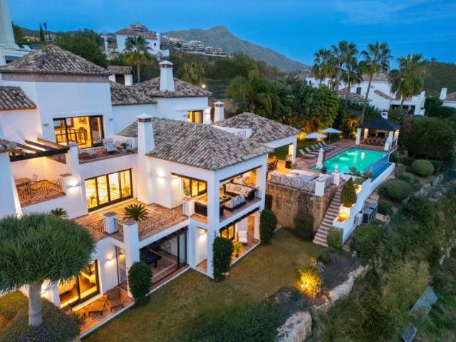 Esta impresionante villa de lujo se encuentra en la exclusiv. 872m² Benahavís