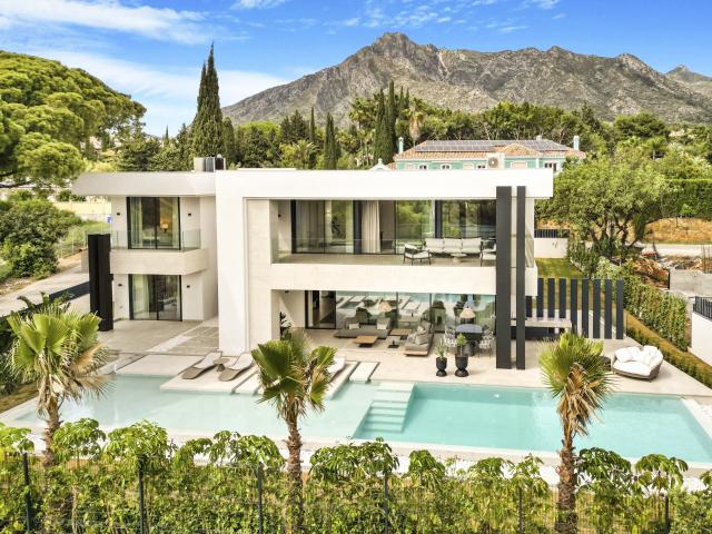 Esta impresionante villa de lujo se encuentra en la prestigi. 813m² Marbella