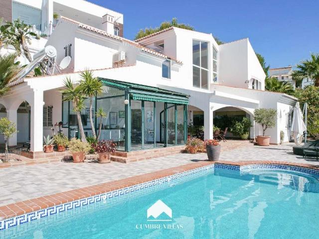 Esta impresionante villa en Salobreña tiene tantas caracterí. 340m² Salobreña