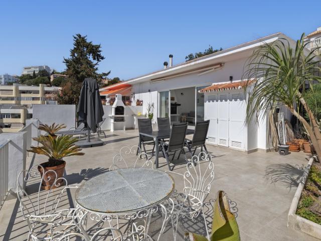Esta impresionante villa independiente se encuentra en una p. 157m² Fuengirola