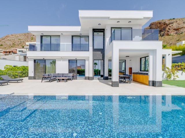 Esta impresionante villa, ubicada en la exclusiva zona de Si. 538m² Finestrat