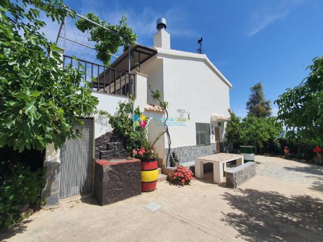 Esta increíble propiedad se encuentra en la cima de la hermo. 175m² Sierro