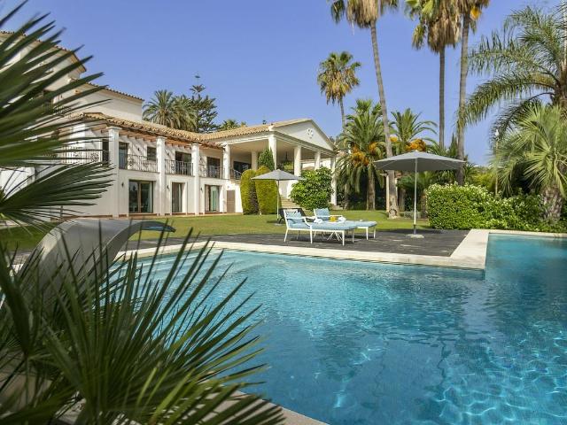¿Está interesado en esta propiedad? ¿Por qué te interesa? 742m² Las huertas