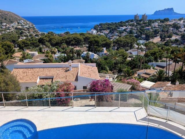Esta preciosa villa de estilo tradicional con interior conte. 336m² Moraira