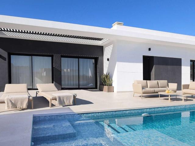 Esta preciosa villa totalmente amueblada situada en la popul. 265m² Rojales