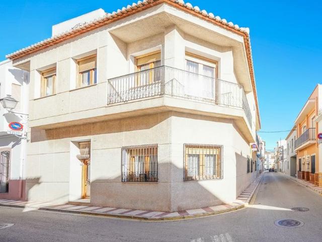 Esta preciosa y auténtica casa de pueblo se construyó en 198. 136m² Gata de Gorgos