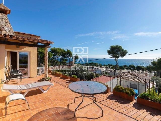 Esta propiedad dispone de Licencia de Alquiler. Esta hermosa. 361m² Platja d'Aro