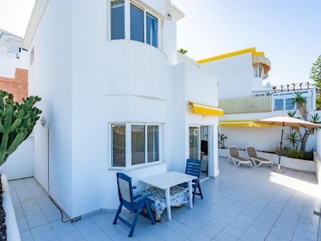 Esta propiedad en Costa Adeje, ubicada en la prestigiosa urb. 189m² Adeje