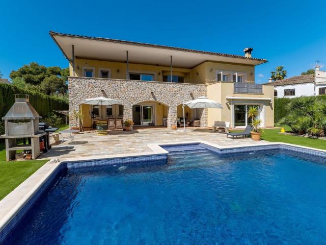 Esta propiedad en Costa de la Calma es un ejemplo sólido de. 368m² Costa de la Calma